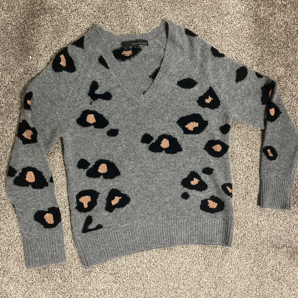 360 Cashmere Erin V neck sweater